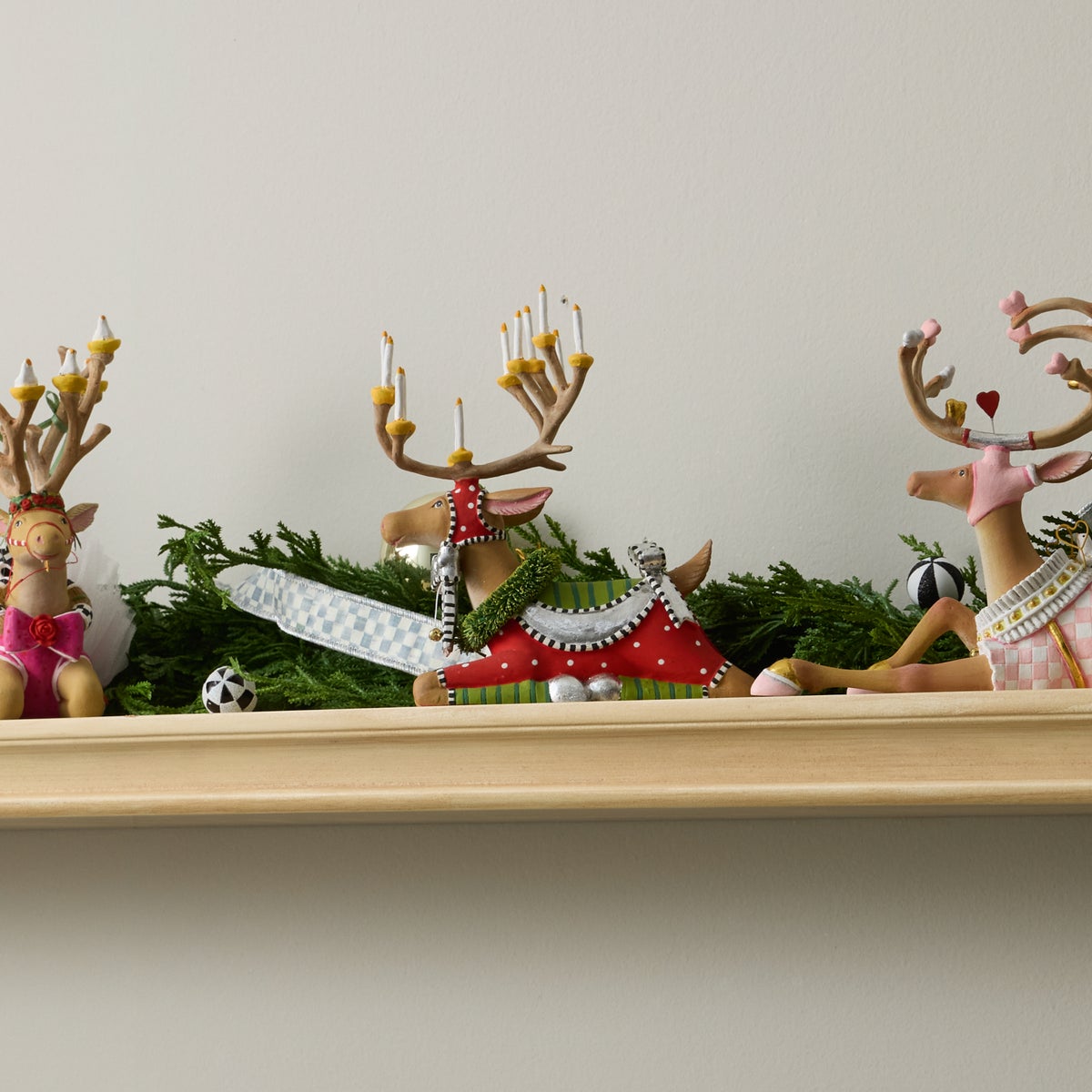 Patience Brewster Dash Away Sitting Dasher Reindeer Figure - Image 3