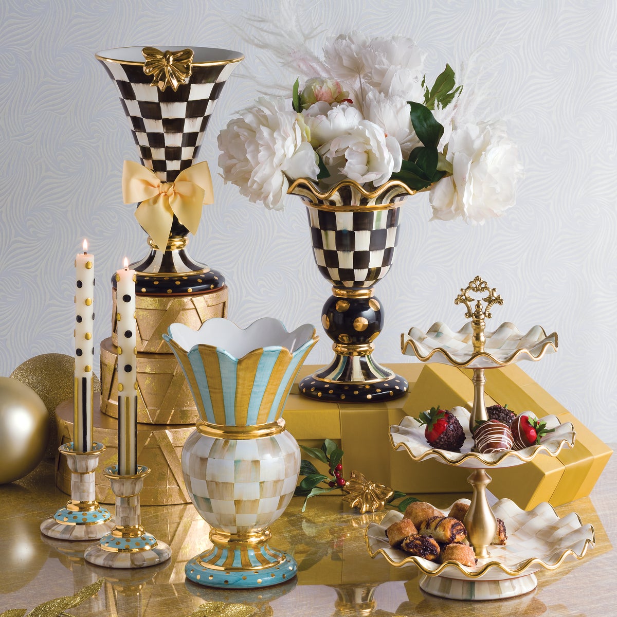 Parchment Check Three Tier Sweet Stand - Image 8