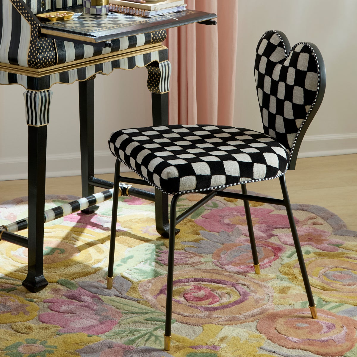 Queen of Hearts Chair - Image 2