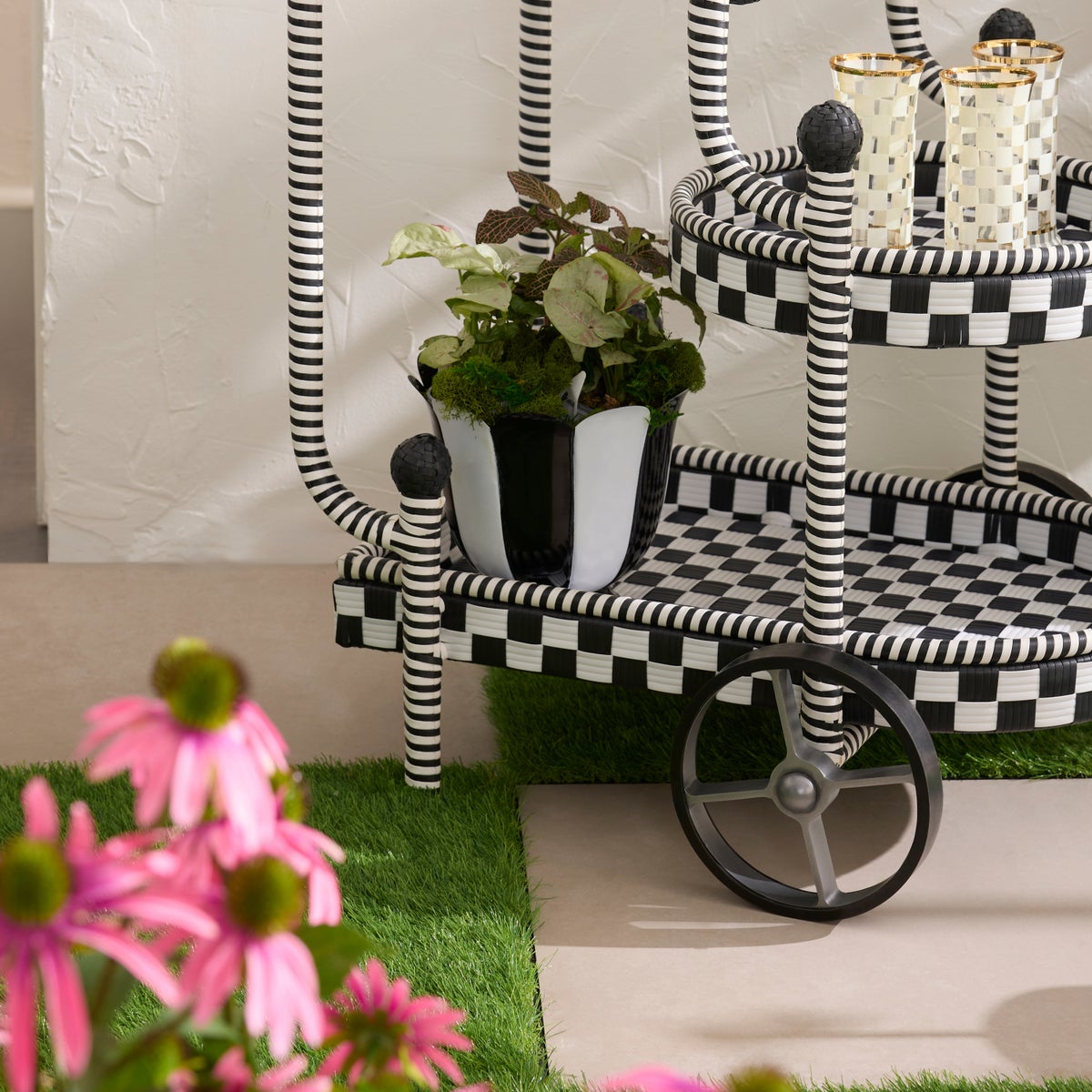 Courtly Stripe Scalloped Large Flower Pot - Image 4
