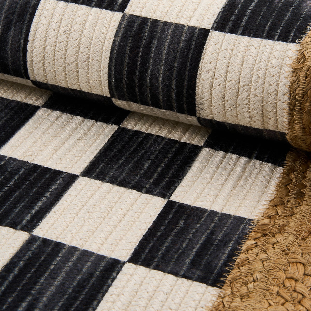 Black Check with Jute Scallops 1'11.25" x 3'8.5" Rug - Image 3