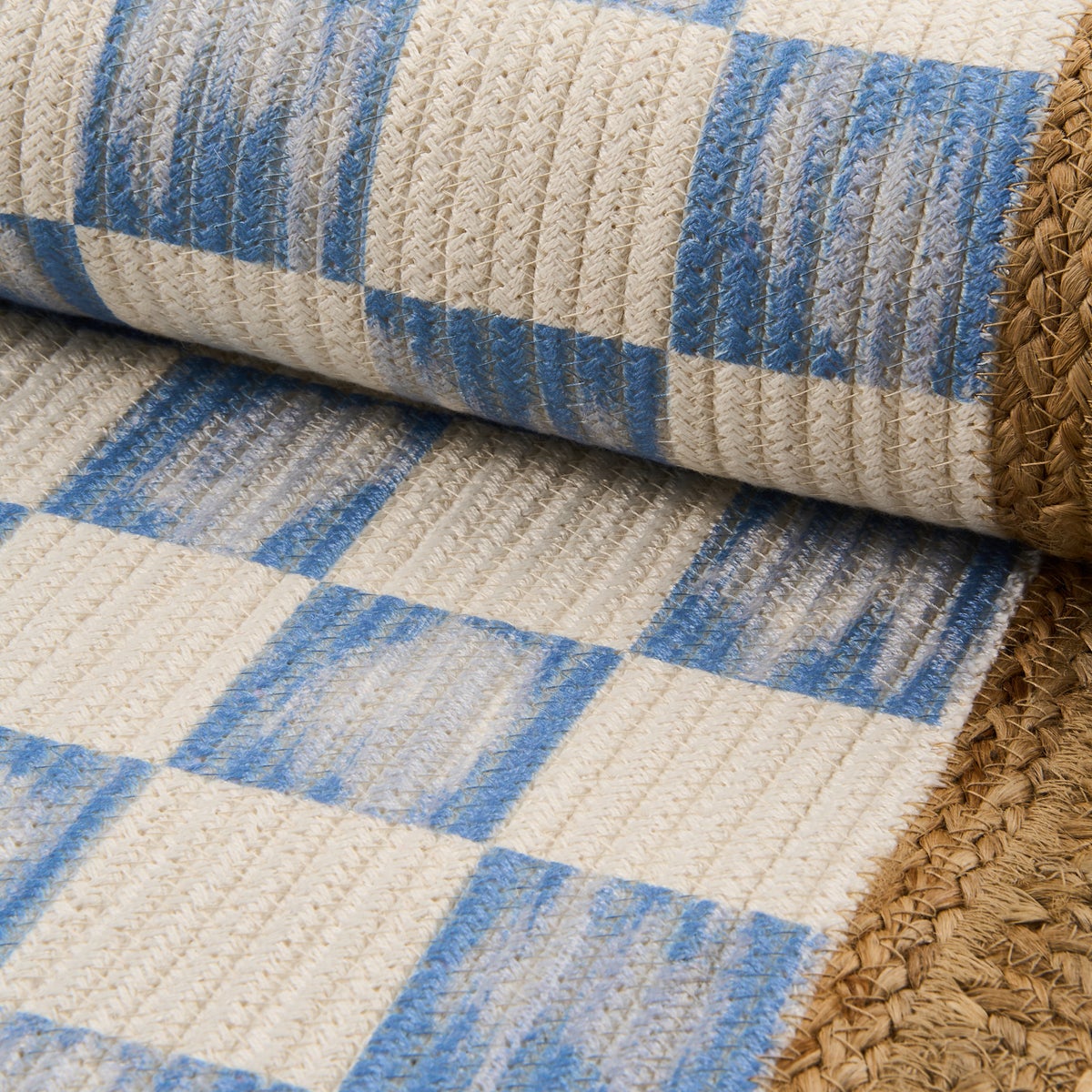 Blue Check with Jute Scallops 1'11.25" x 3'8.5" Rug - Image 3