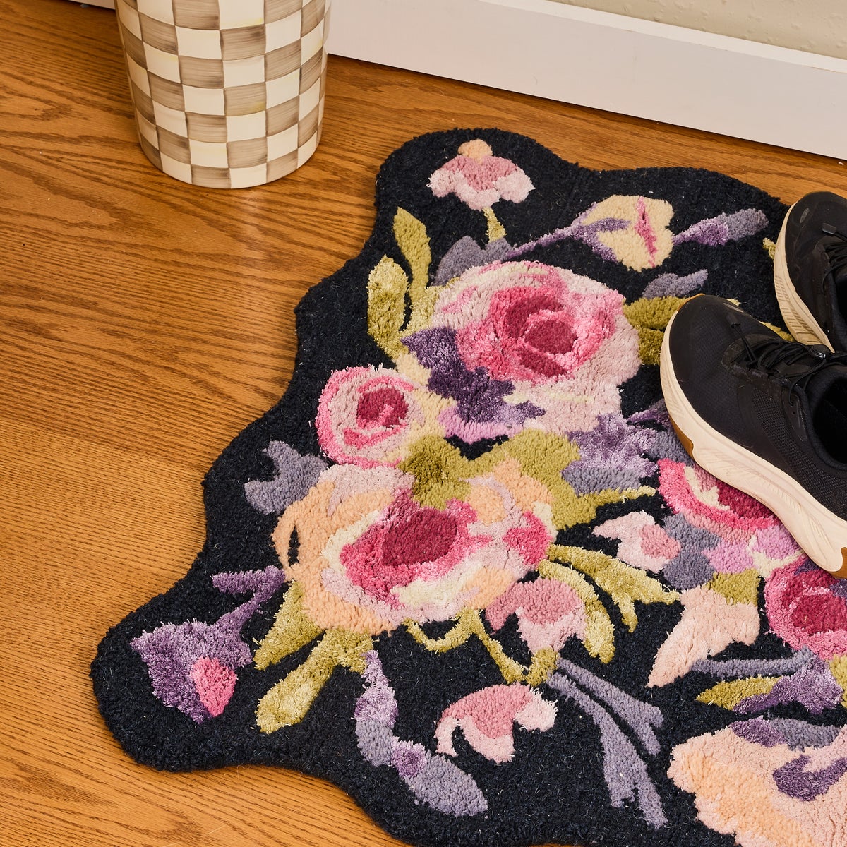 Violet Roses 2'3" x 3'9" Rug - Image 2