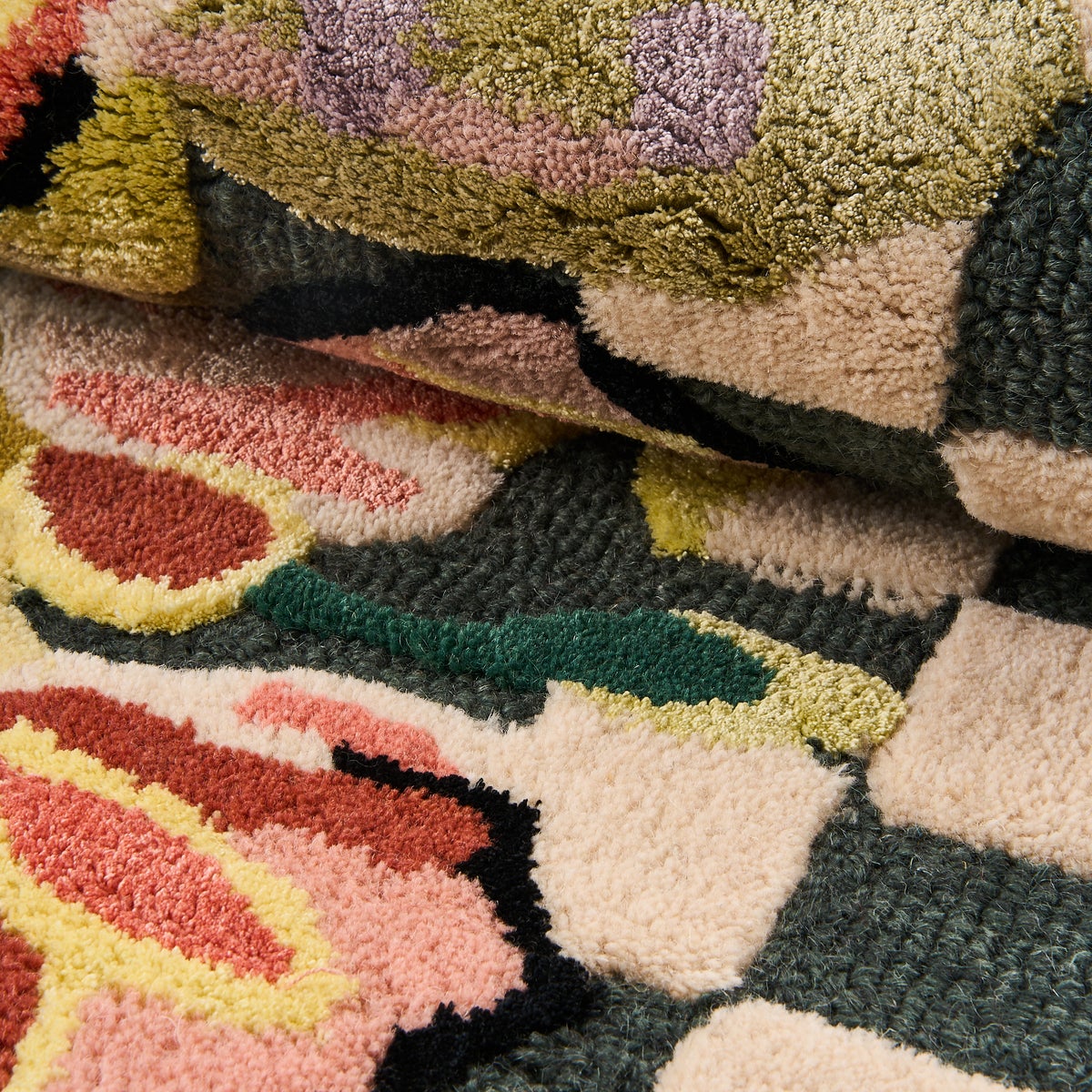 Ranunculus and Checks 8' x 10' Rug - Image 3