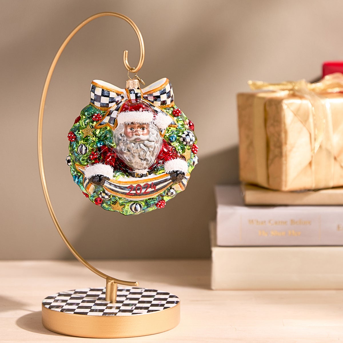 Classic Courtly Ornament Stand - Image 4
