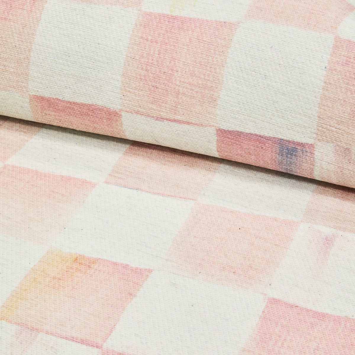 Rosy Checkered 2' x 3' Washable Rug - Image 3