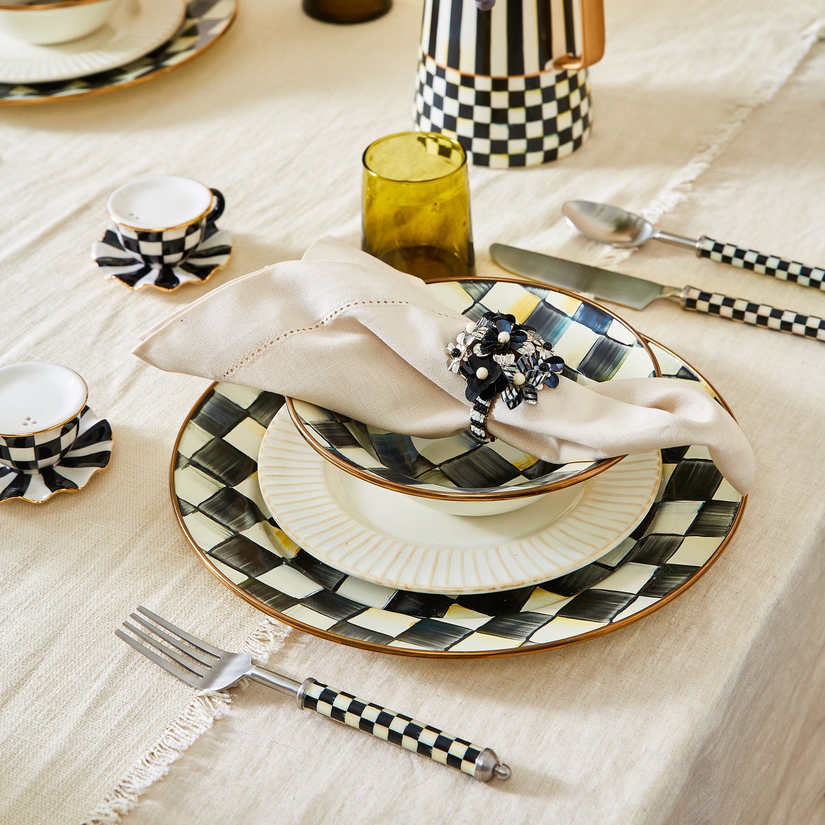 Courtly Teacup Salt & Pepper Set - Image 5
