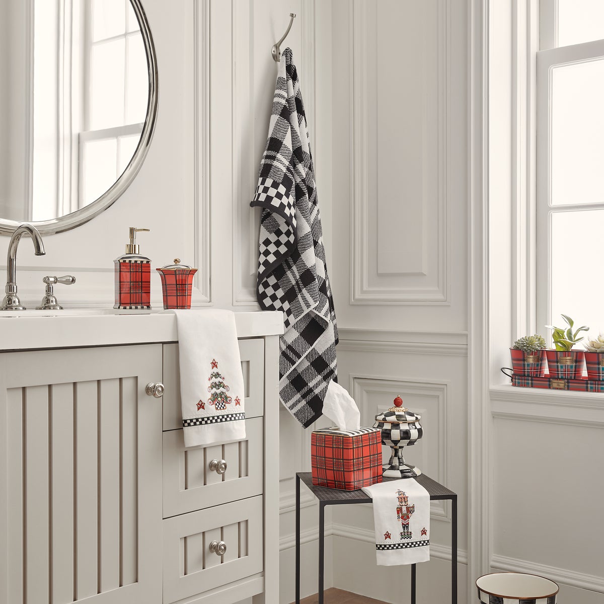 Nutcracker & Tree Guest Towels, Set of 2 - Image 2