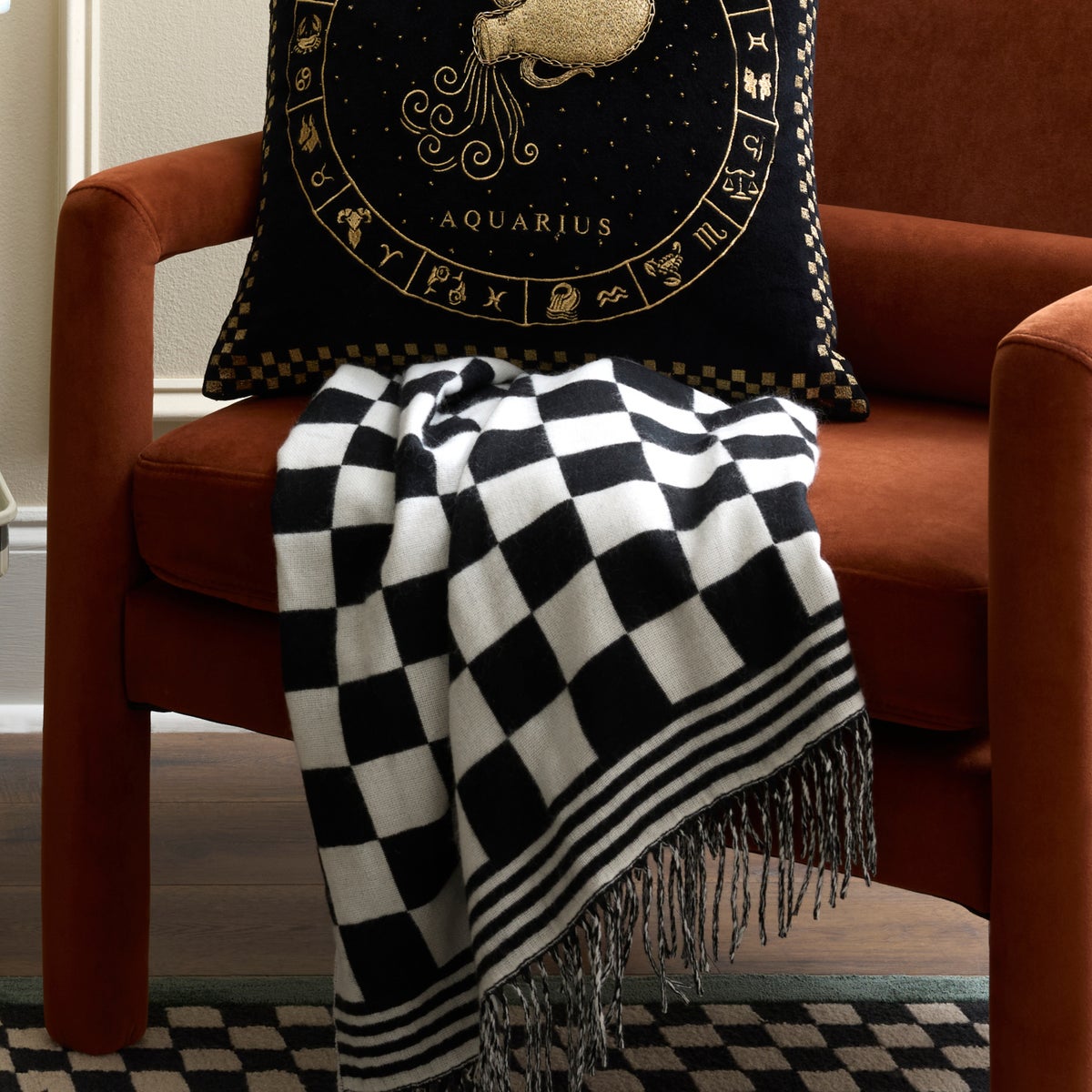 Black & White Check Throw - Image 4