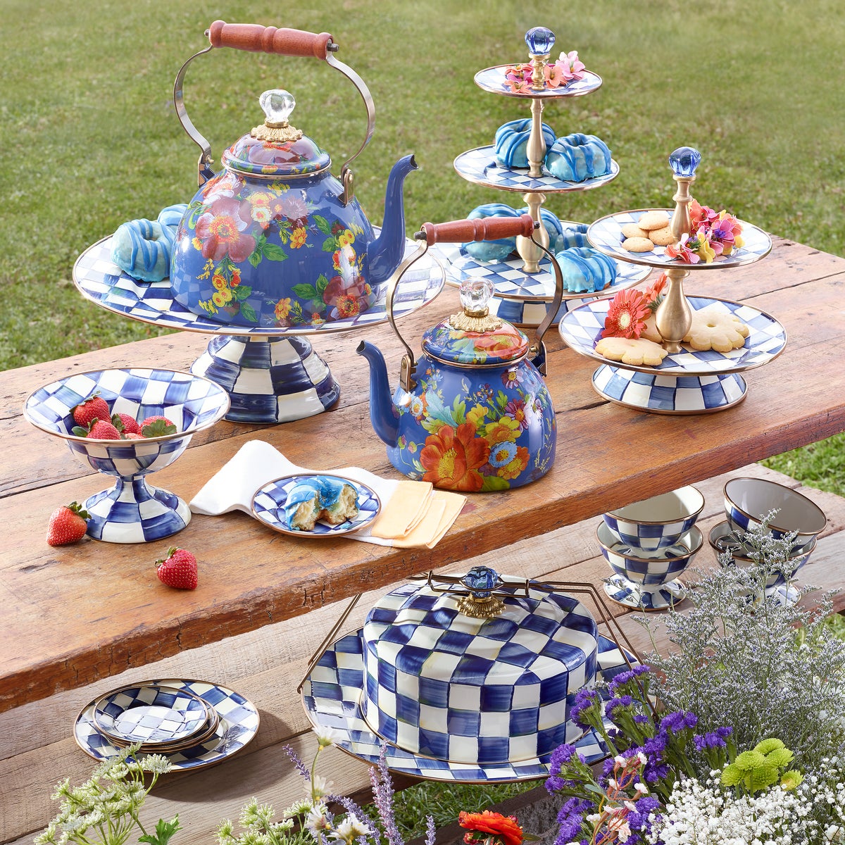 Royal Check Two Tier Sweet Stand - Image 2