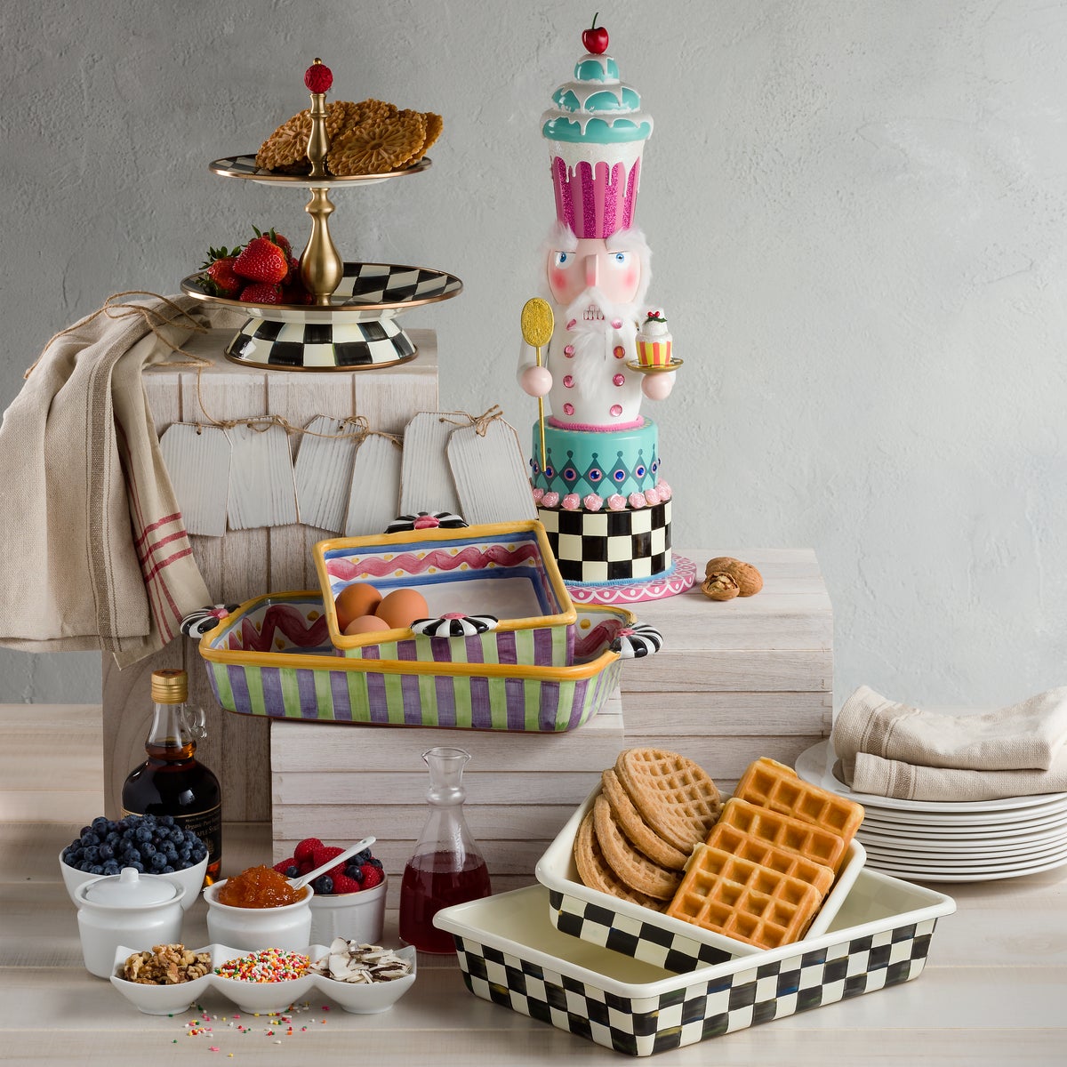 Courtly Check Two Tier Sweet Stand - Image 4
